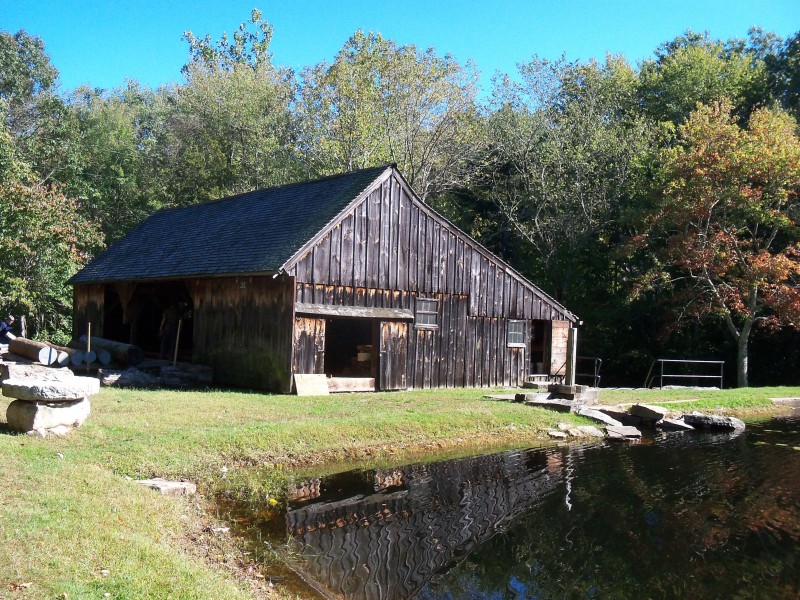 Ledyard's 11-acre Sawmill Park includes a rare surviving water-powered up-down sawmill, shingle mill, blacksmith shop with working blacksmith, a gristmill, ice harvesting equipment, and other mill artifacts of the Industrial Revolution. The functioning mill museum is located in an 1860 restored building.