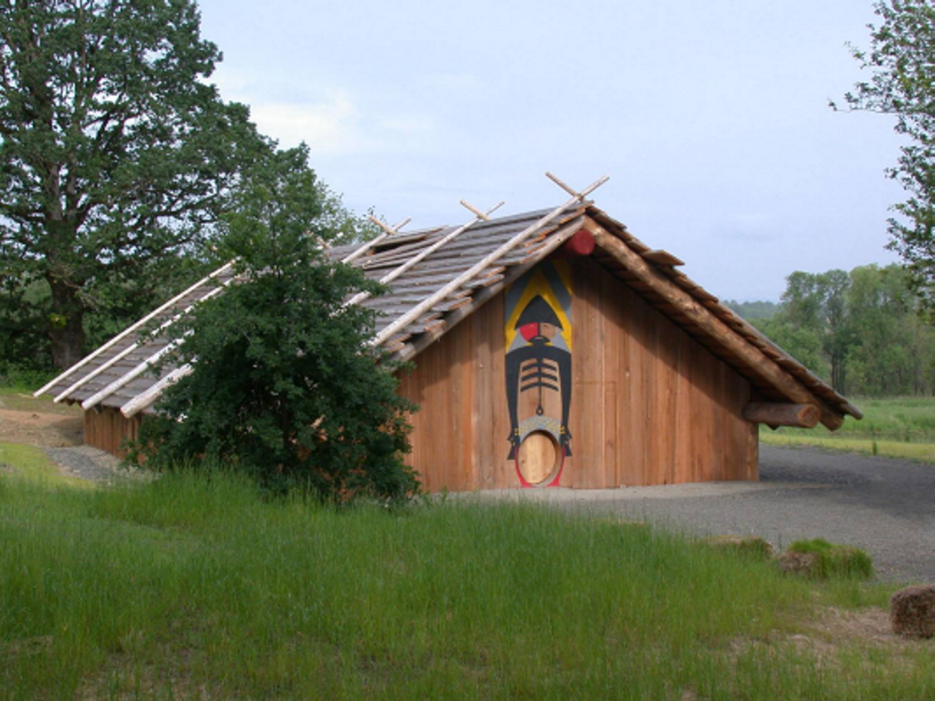 The completed Cathlapotle Plankhouse