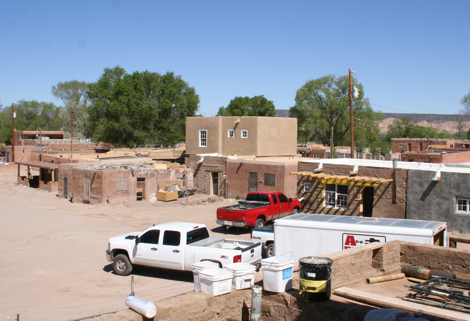 The center of the pueblo, Owe'neh Bupingeh, during construction